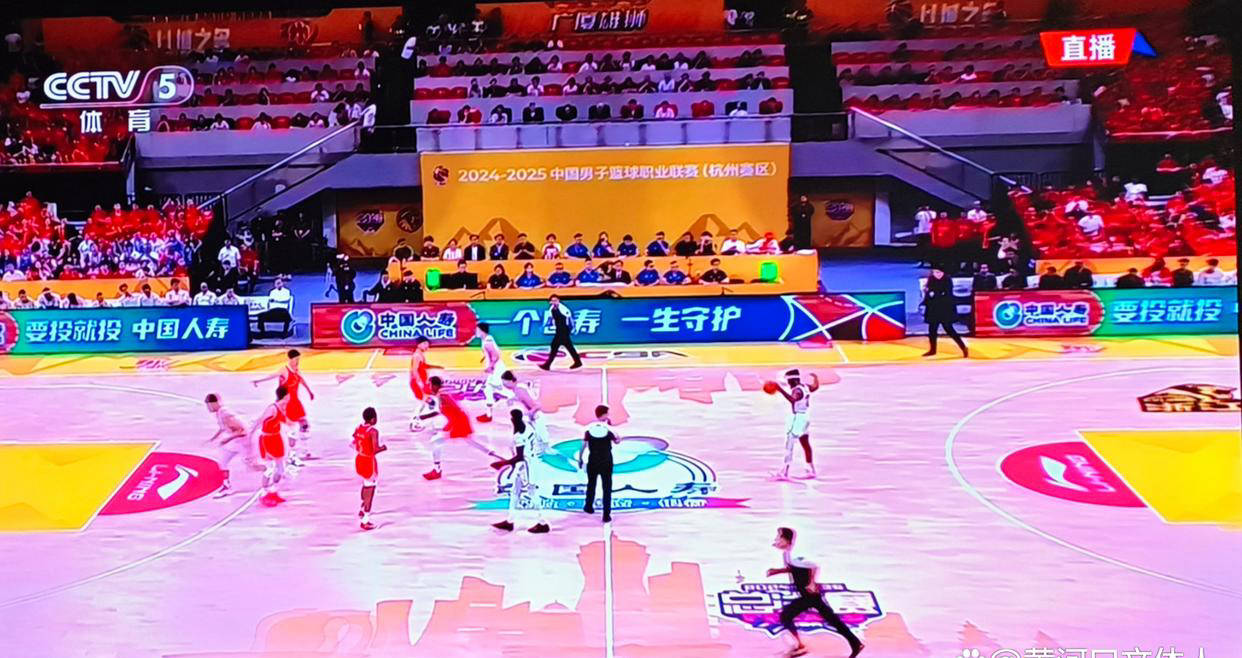 乐动体育官方入口-一场激烈的比赛以微弱差距结束，引发争议